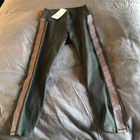 BRAND NEW HIGH-WAISTED WOMEN’S LEGGINGS IN SIZE M - Picture 7 of 7
